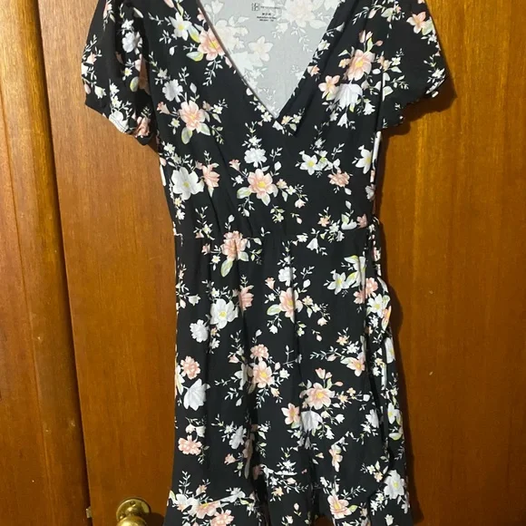 No Boundaries Black Floral Midi Dress - Picture 1 of 4